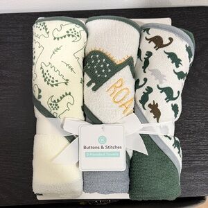NWT!! Buttons & Stitches Dinosaur Hooded Towels